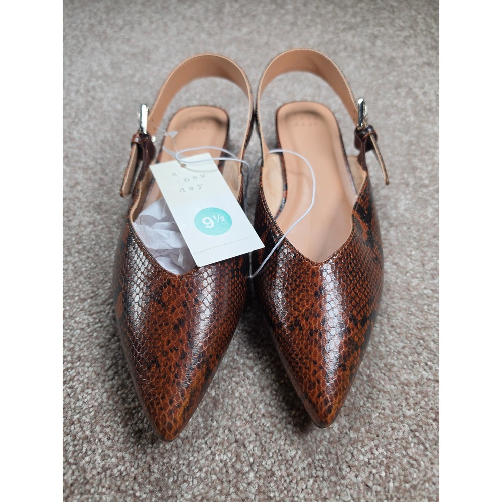 A New Day Womens Brown Snakeskin Pointed Toe Slingback Flats Memory Foam 9.5
